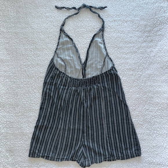 O’Neill halter romper jumper shorts jumpsuit striped buttons tie straps beach M - Picture 2 of 9